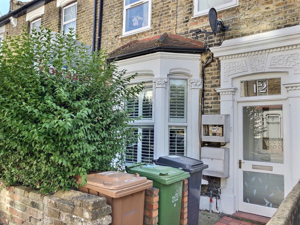 1 bed flat for sale in Melbourne Road, London E10 Zoopla