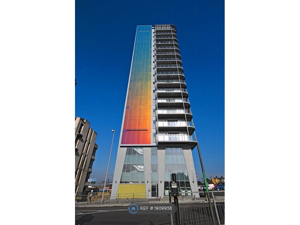 2 bed flat to rent in Ilford Hill, Ilford IG1, £1,750 pcm Zoopla