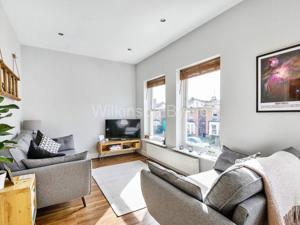2 bed flat for sale in Goring Road, London N11 Zoopla