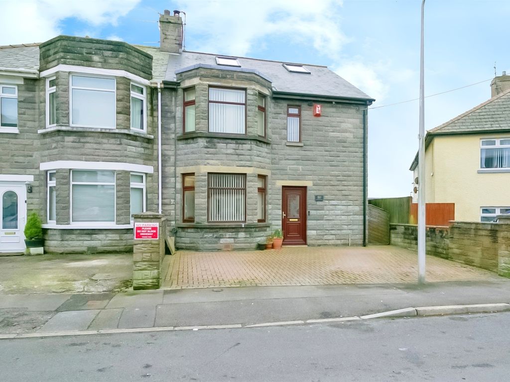 4 bed semidetached house for sale in Church Road, Rhoose, Barry CF62
