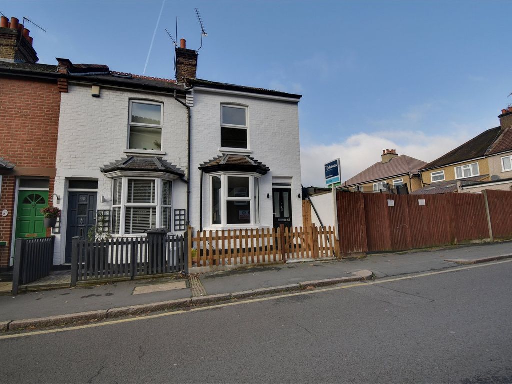 3 bed end terrace house for sale in Sandown Road, Watford