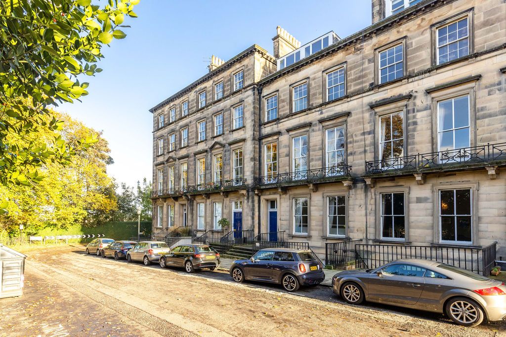 10/3 Oxford Terrace, West End, Edinburgh EH4  