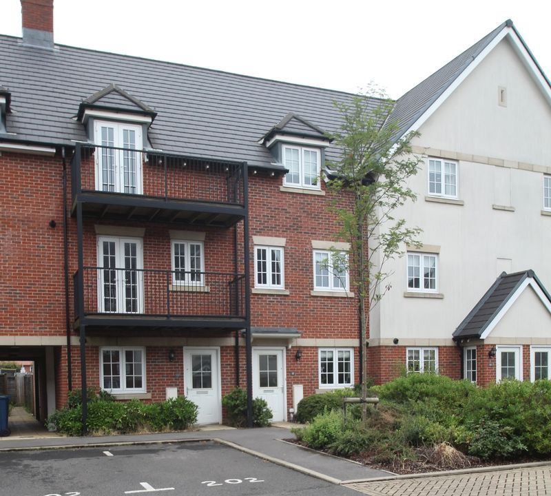 4 bed town house to rent in Kingshill Drive, High HP13 Zoopla