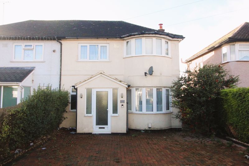 3 bed semidetached house for sale in Sundon Park Road, Luton LU3, £