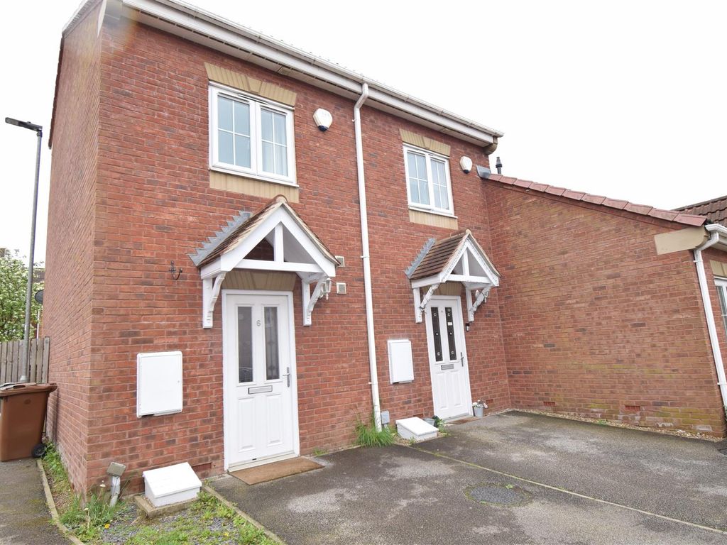 3 bed town house to rent in Kingsway Gardens, Ossett WF5, £925 pcm Zoopla