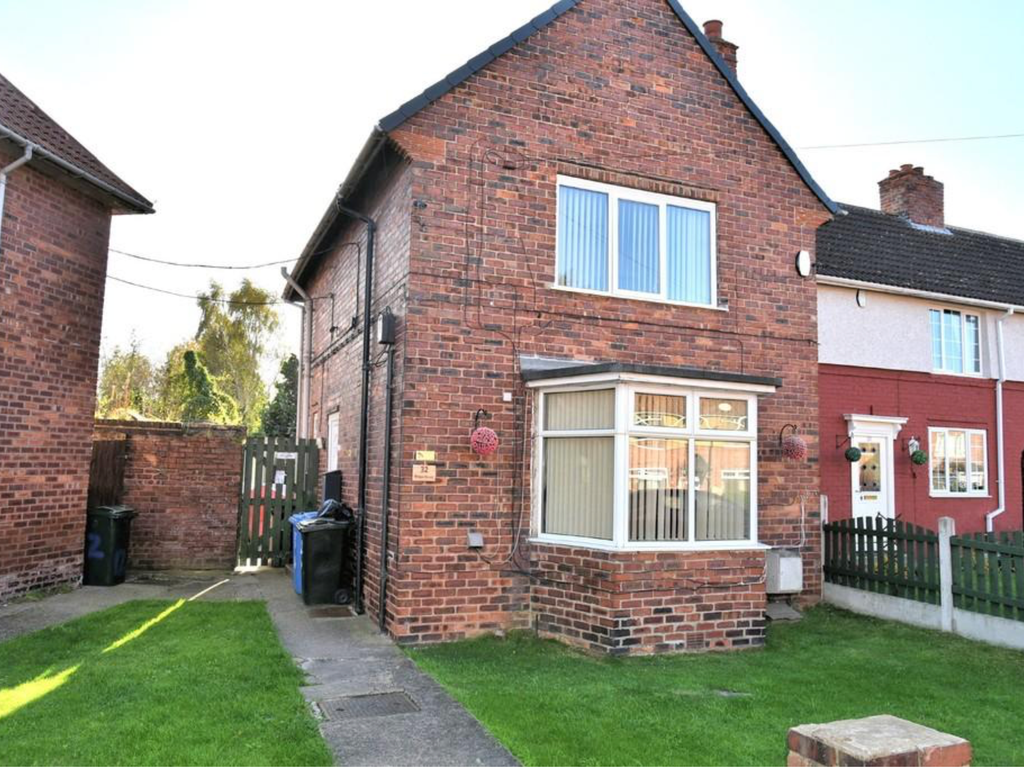 3 bed semidetached house for sale in Briton Street, Rotherham S63, £