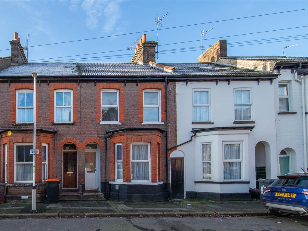 3 bed terraced house for sale in Matthew Street, Dunstable