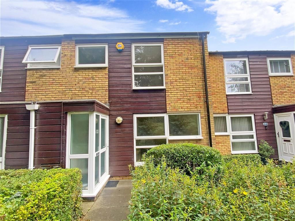 3 bed terraced house for sale in Foxbury, New Ash Green, Longfield