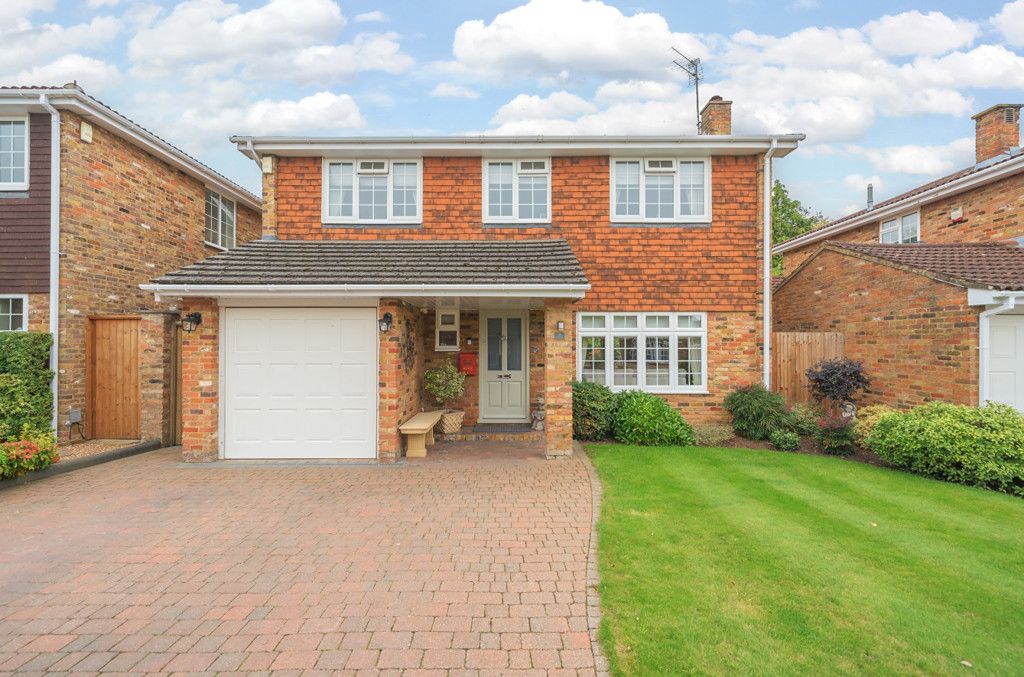4 bed detached house for sale in Denham Walk, Chalfont St. Peter
