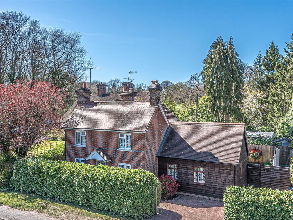 3 bed cottage for sale in Petworth Road, Ramsnest, Chiddingfold GU8 Zoopla