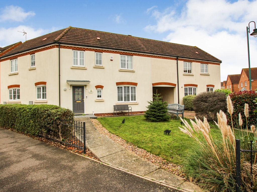 3 bed linkdetached house for sale in Lakeview Way, Hampton Hargate