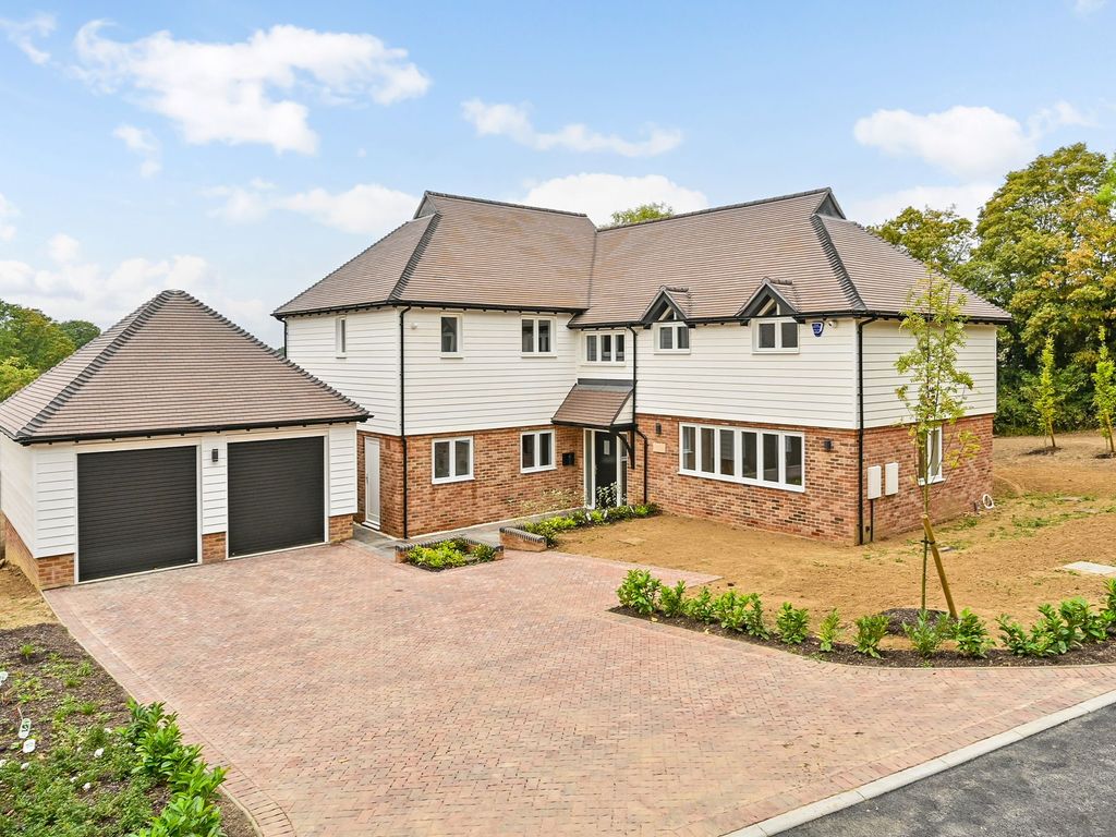 5 bed detached house for sale in St Michaels, Tenterden TN30, £