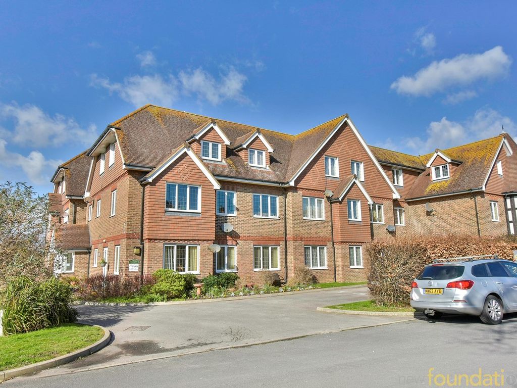 2 bed flat for sale in Hastings Road, BexhillOnSea TN40, £189,950