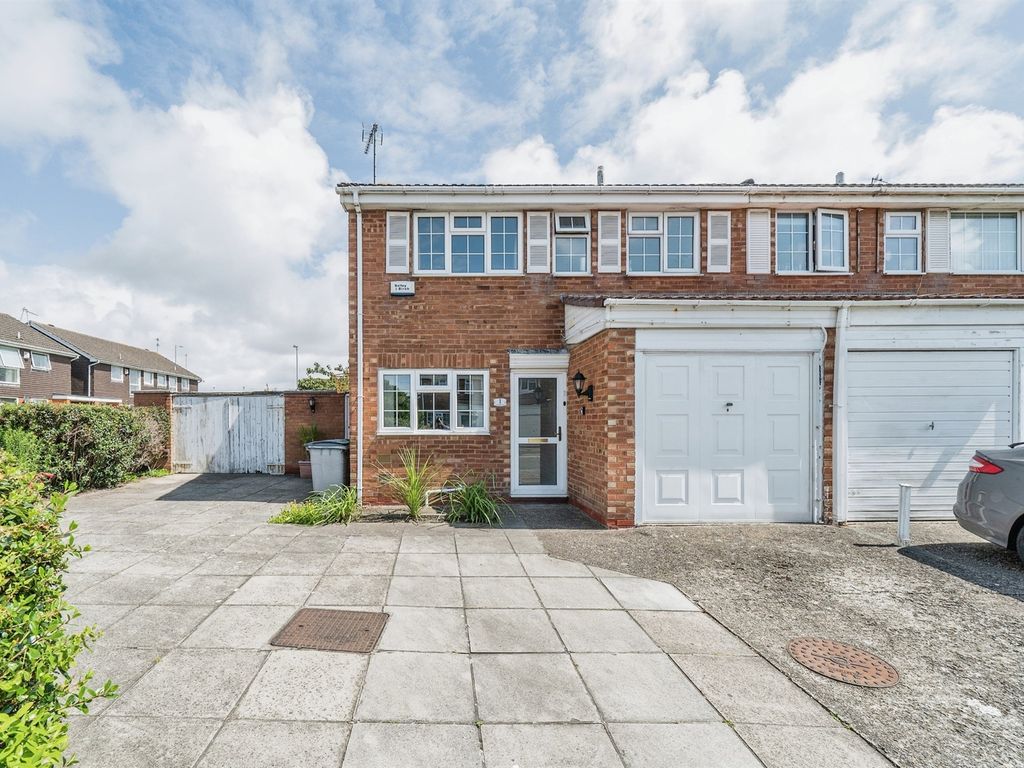 3 bed semidetached house for sale in College Close, Wallasey CH45, £