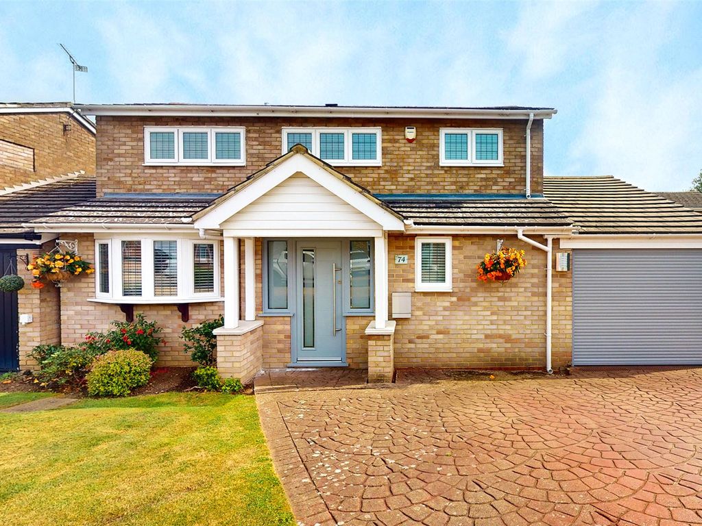 4 bed link detached house for sale in Gaynesford, Castlemayne, Lee