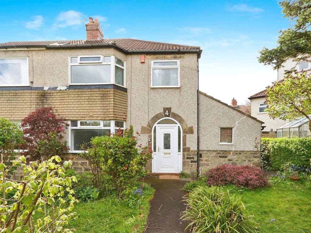 3 bed semidetached house for sale in Drury Close, Horsforth, Leeds