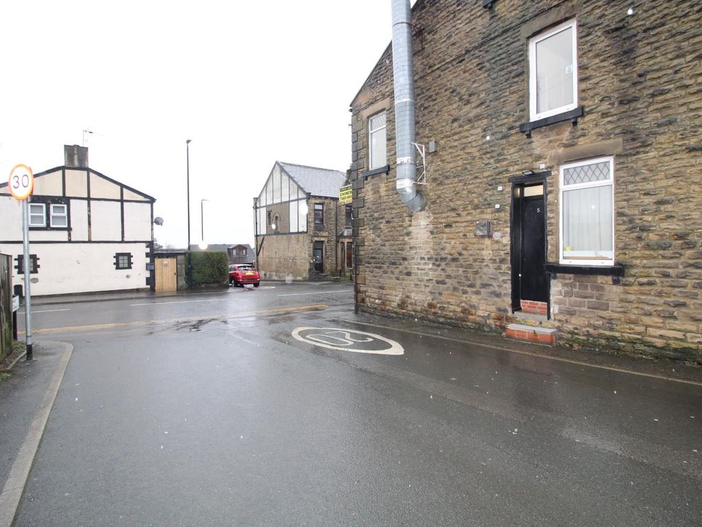 3 bed property to rent in Littlemoor Road, Pudsey LS28, £875 pcm Zoopla