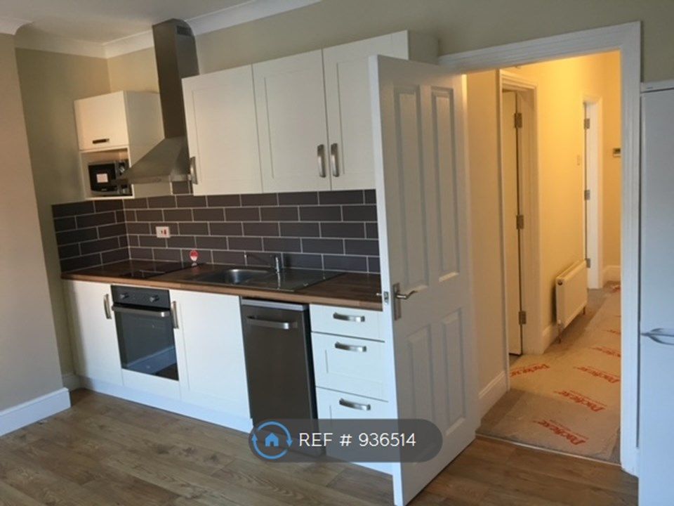 2 bed flat to rent in Church Street, Wolverton, Milton Keynes MK12 Zoopla