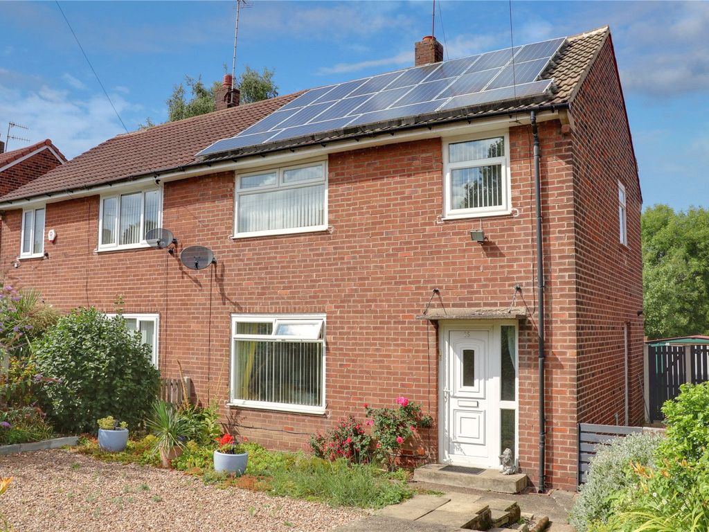 3 bed semidetached house for sale in Harley Terrace, Bramley, Leeds
