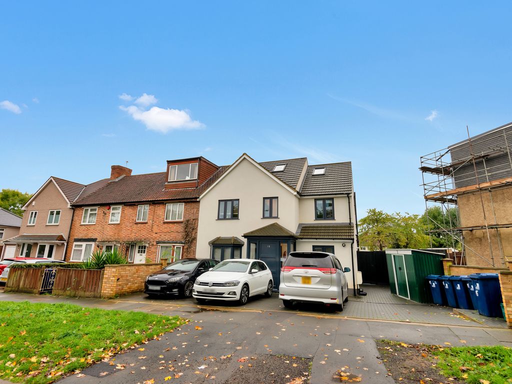 4 bed end terrace house for sale in The Fairway, Acton W3 Zoopla