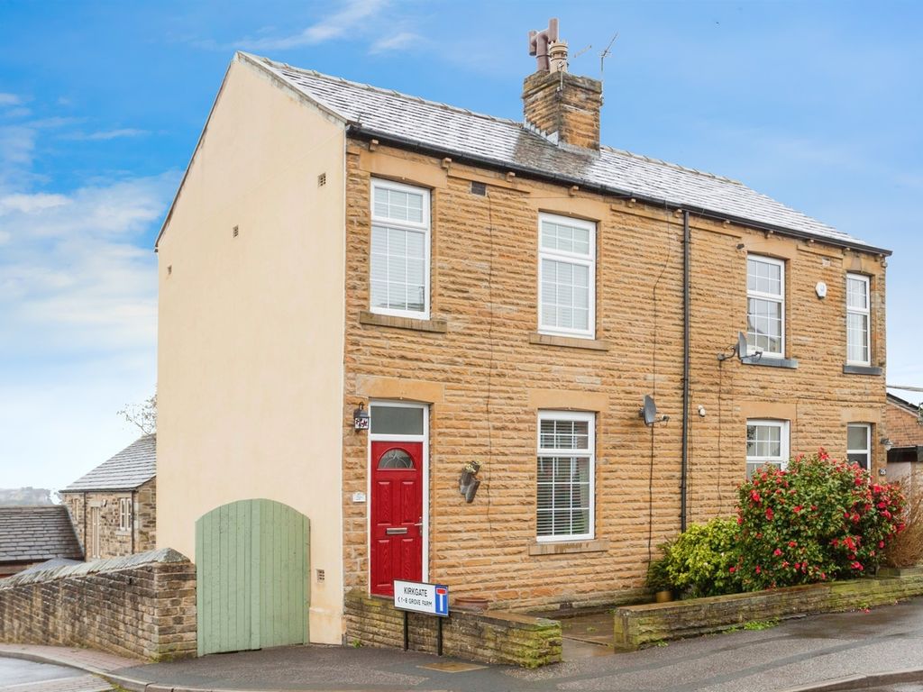 3 bed semidetached house for sale in Kirkgate, Hanging Heaton, Batley
