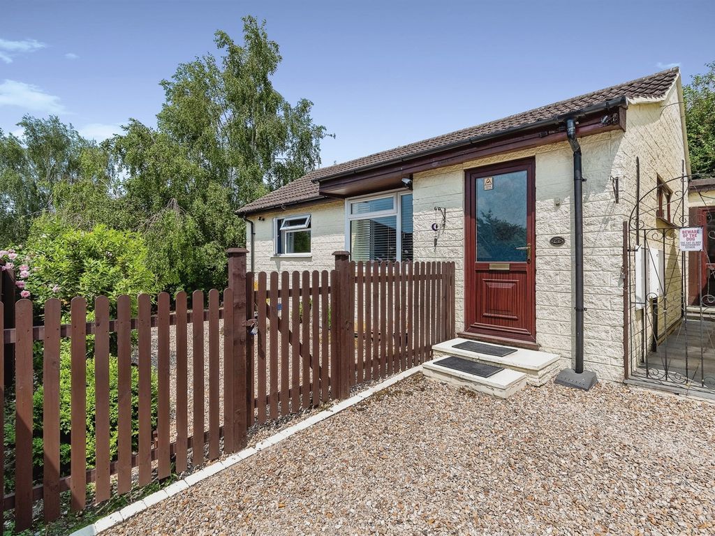 2 bed detached bungalow for sale in Ethelred Place, Corsham SN13 Zoopla
