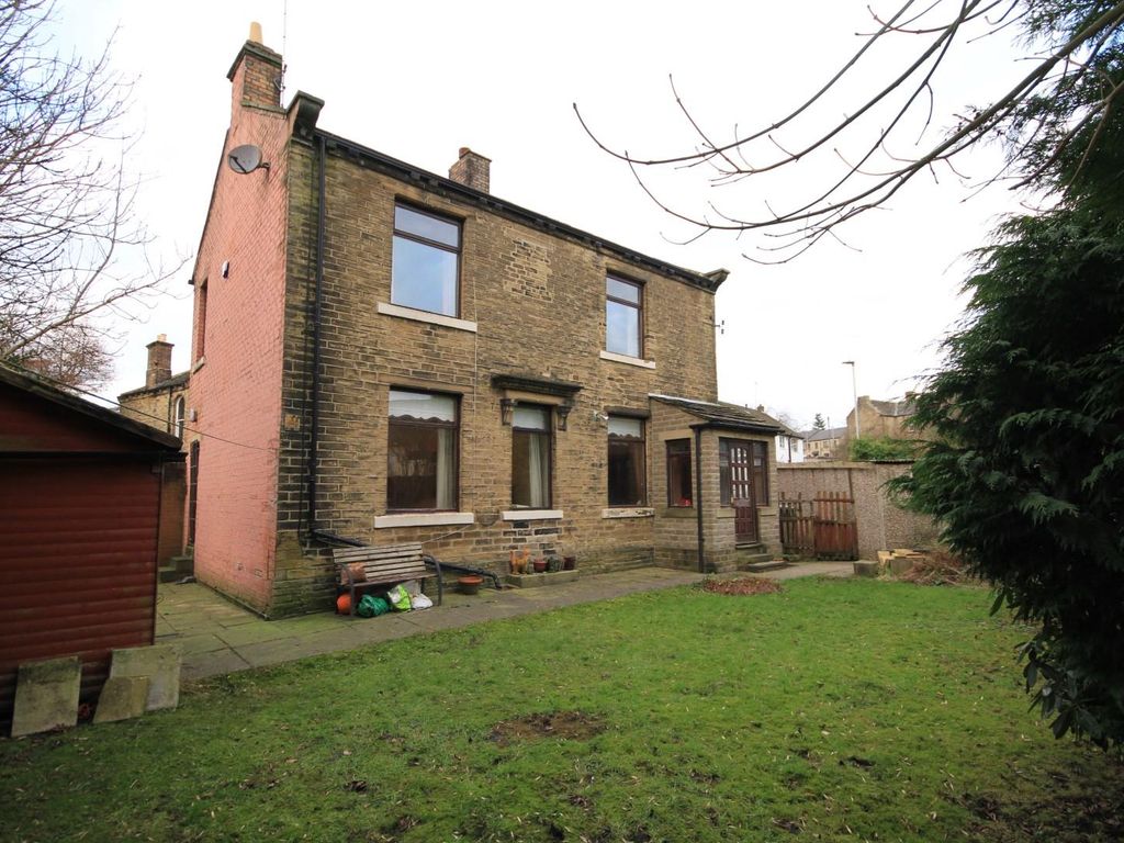 3 bed detached house for sale in Illingworth Buildings, Oakenshaw