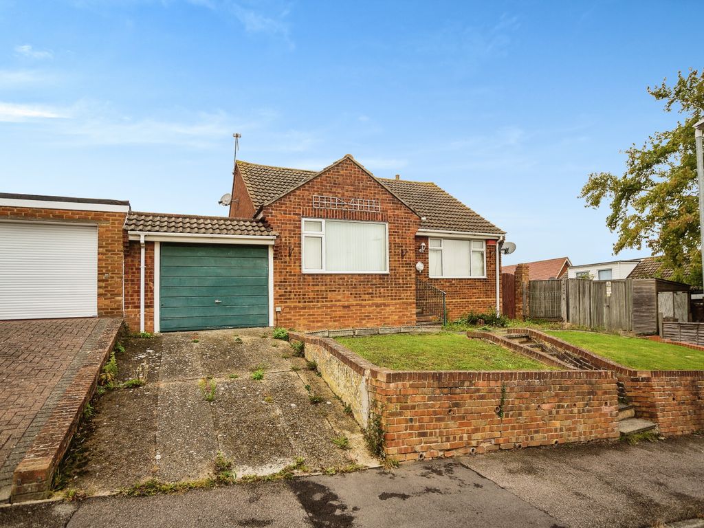 3 Bed Bungalow For Sale In Highfield Road, Minster On Sea, Sheerness ...