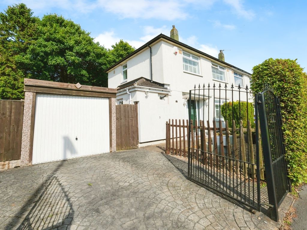 3 bed semidetached house for sale in Blackmoor Road, Leeds LS17, £