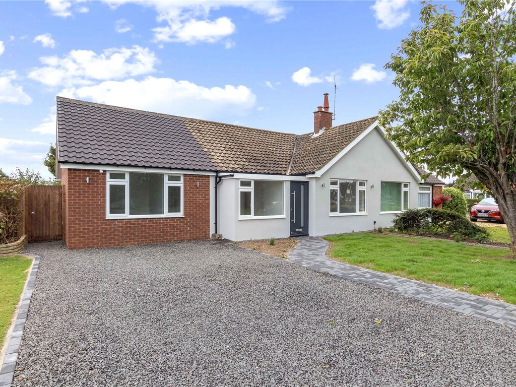3 bed bungalow for sale in Barons Mead, Pagham, West Sussex PO21, £400,000 Zoopla