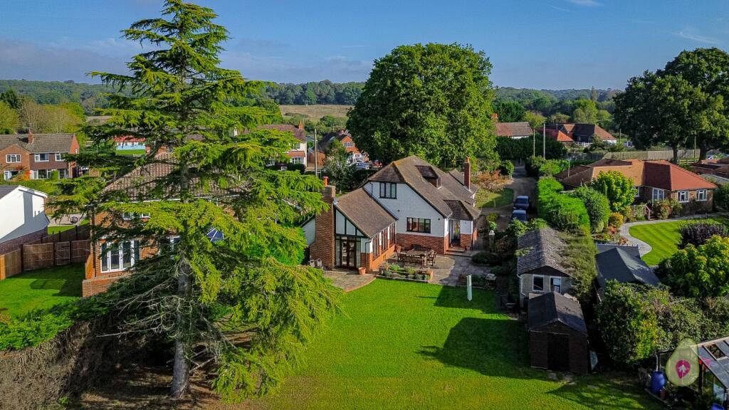 4 bed detached house for sale in School Road, Barkham, Wokingham RG41