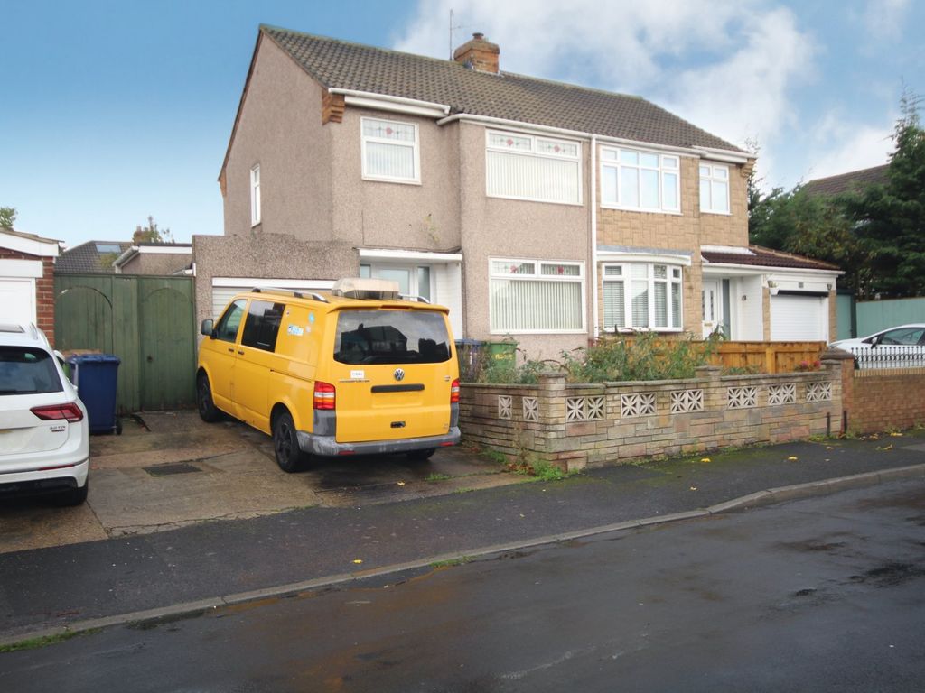 3 bed semidetached house for sale in Middlebank Road, Ormesby
