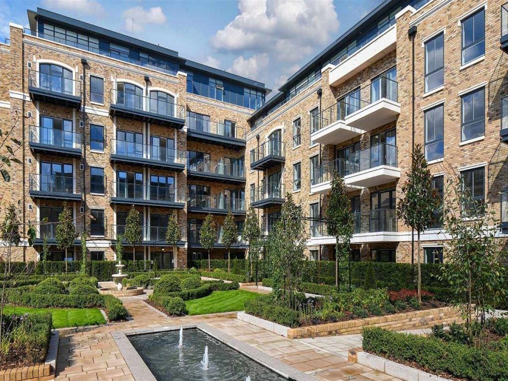 2 bed flat to rent in Renaissance Square Apartments, Palladian Gardens ...