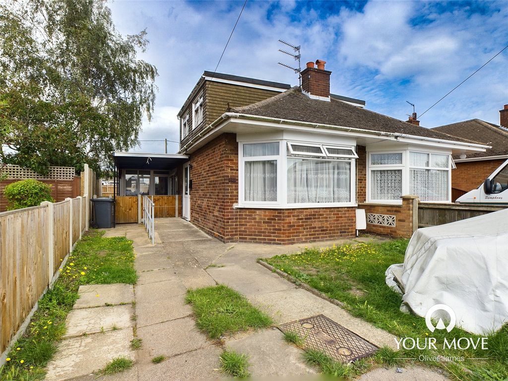 4 bed semidetached house for sale in Bradwell Avenue, Bradwell, Great Yarmouth, Norfolk NR31, £