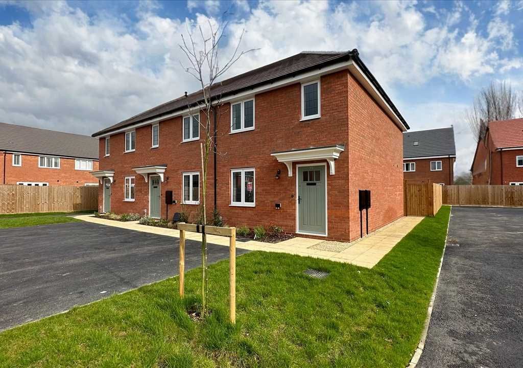 3 bed end terrace house for sale in James Gardens, Ruddington