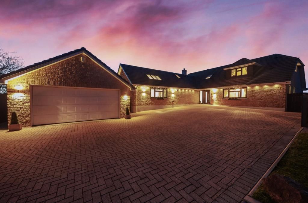 4 bed detached house for sale in The Oaks, Quintrell Downs, Newquay