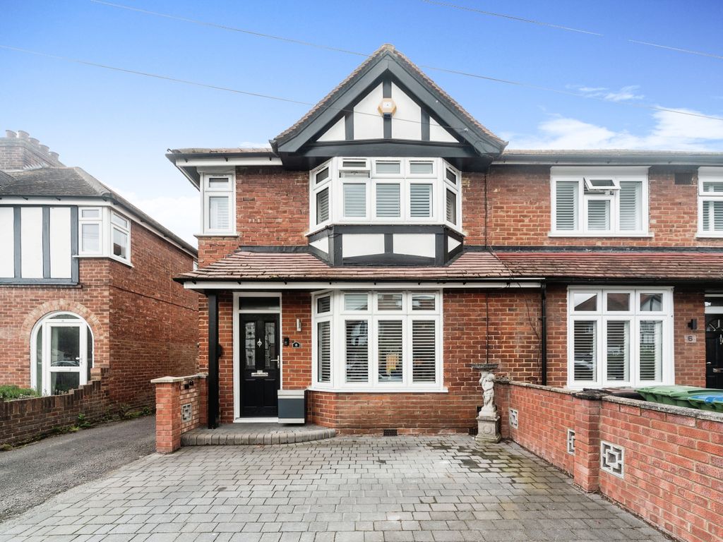 3 bed end terrace house for sale in Garden Road, WaltonOnThames KT12