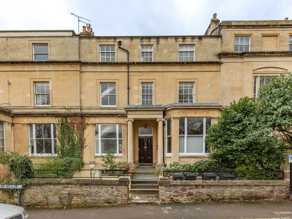 2 bed flat for sale in Kensington Place, Bristol, Somerset BS8, £