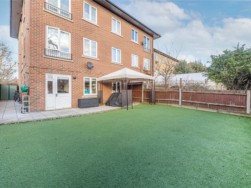 Shrewsbury Street, London W10  