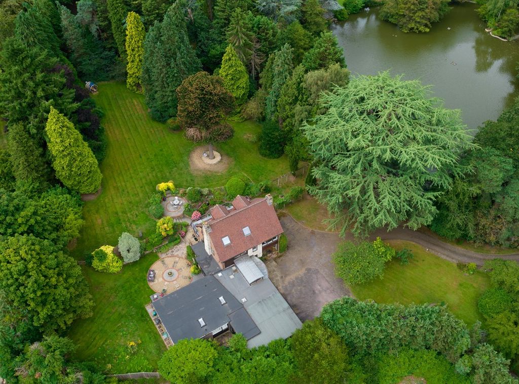 7 bed detached house for sale in Church Lane, Worplesdon, Guildford GU3