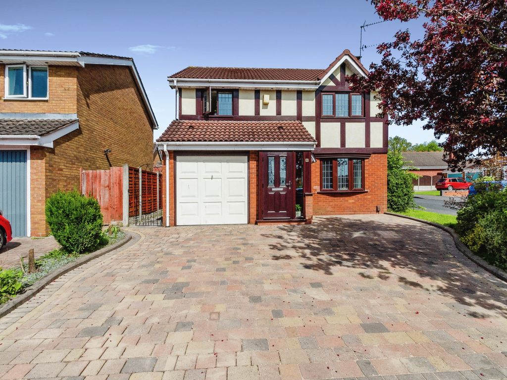 4 bed detached house for sale in Leven Drive, Willenhall, West Midlands