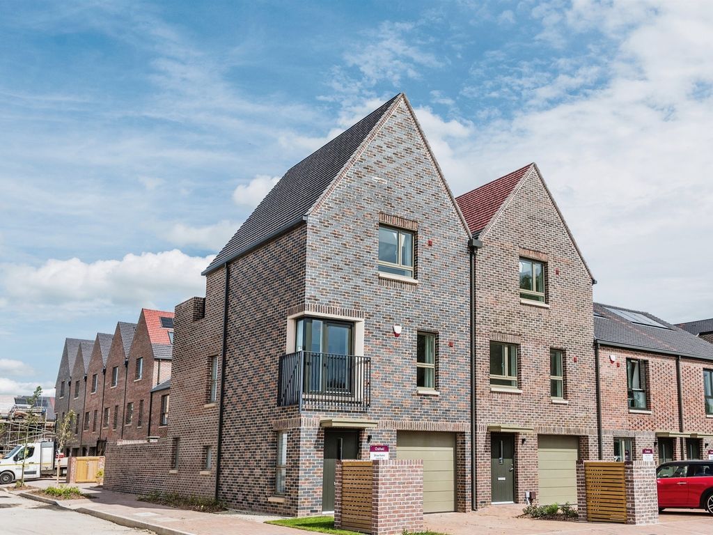 New home, 3 bed terraced house for sale in Marlowe Avenue, Swindon SN3