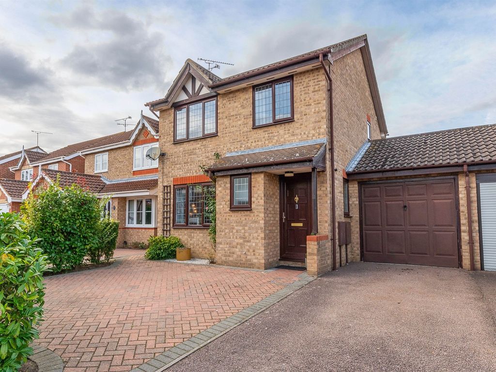3 bed detached house for sale in Blythe Way, Maldon CM9, £400,000 Zoopla