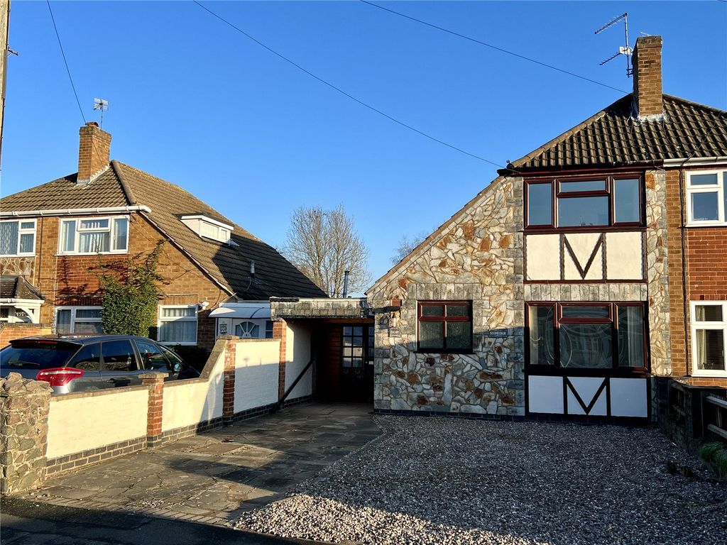 3 bed bungalow for sale in Avenue Road, Queniborough, Leicester