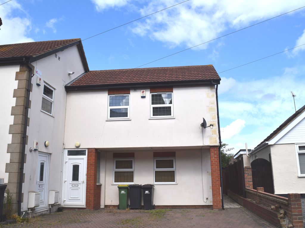 2 bed flat to rent in Castle Road, Rayleigh, Essex SS6 Zoopla