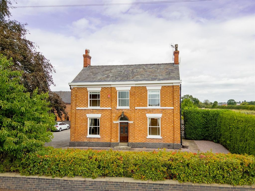 4 bed detached house for sale in Broad Lane, Stapeley, Nantwich