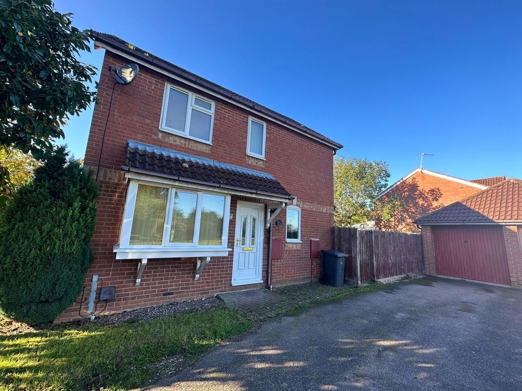 2 bed detached house to rent in Hazeldene Road, Leicester LE5, £925 pcm