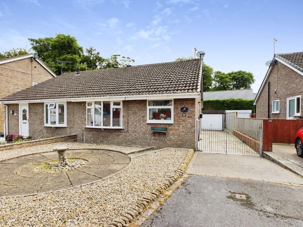 2 bed semidetached bungalow for sale in Greenways Close, Bridlington