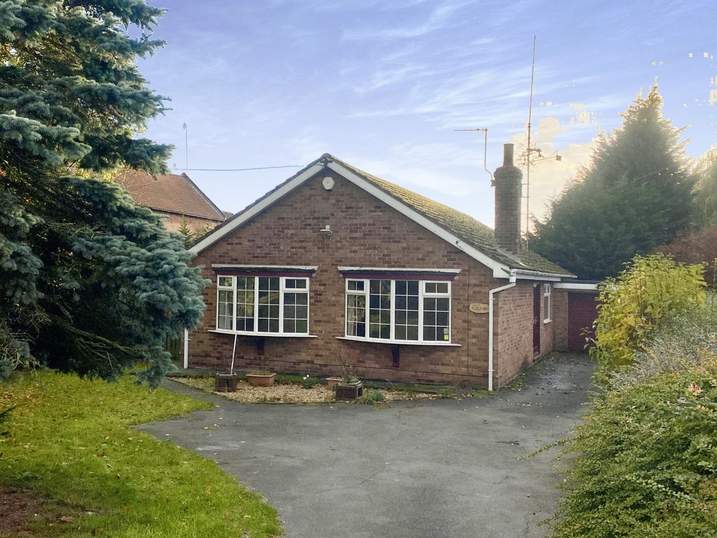 3 bed bungalow for sale in Brigg Road, Moortown, Market Rasen LN7 Zoopla