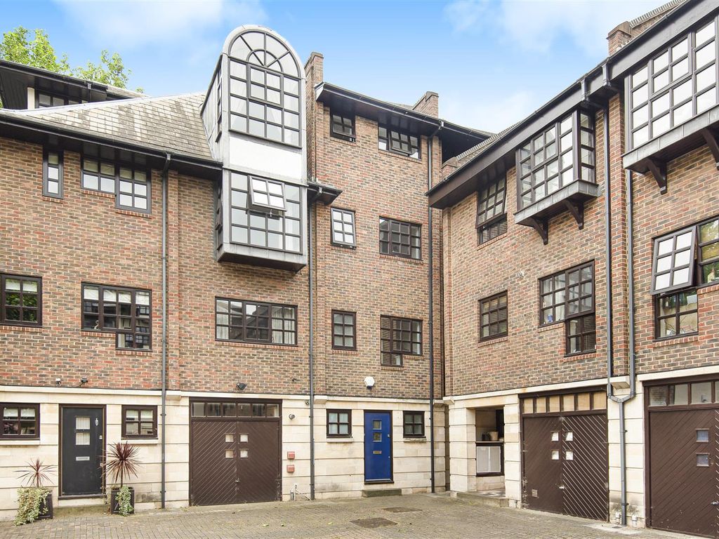 8 bed terraced house for sale in Rope Street, London SE16, £850,000